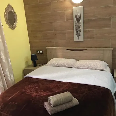 G M 2 Kentro In The Heart Of The Apartament